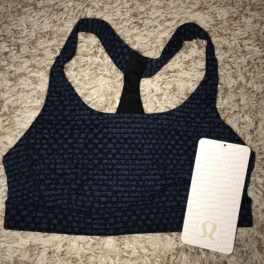 Lululemon sports bra size 4